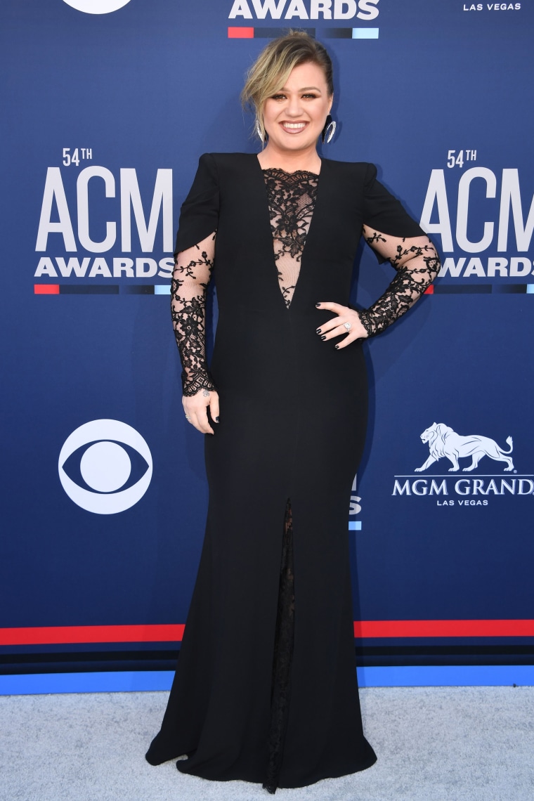 Carrie Underwood's Black Gown at 2019 ACM Awards