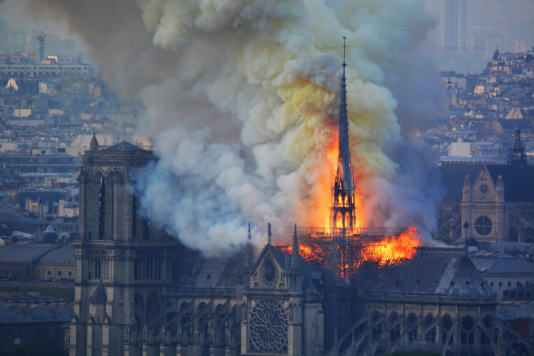 Image: FRANCE-FIRE-NOTRE DAME