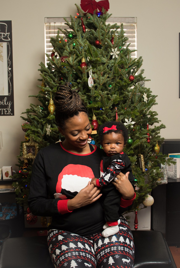 Erin Carpenter and her daughter during Christmas 2018.