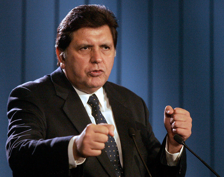 Image: Peruvian President Alan Garcia takes questions at a news conference on July 5, 2006.