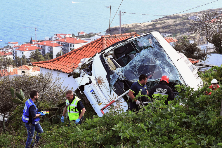 Image: PORTUGAL-ACCIDENT-TOURIST-BUS