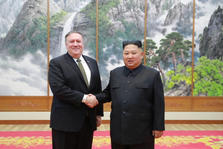 Image: Mike Pompeo and Kim Jong Un in 2018