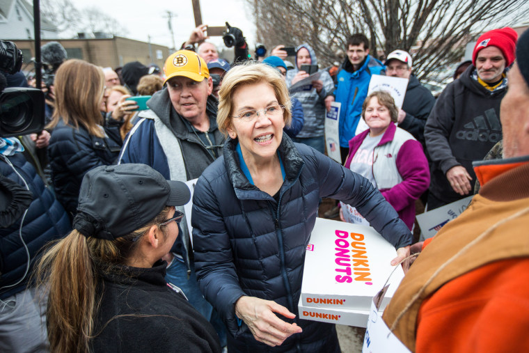 Image: Democratic Presidential Candidate Elizabeth Warren Joins Picket Line With Striking Stop &amp; Shop Workers In Somerville, Massachusetts