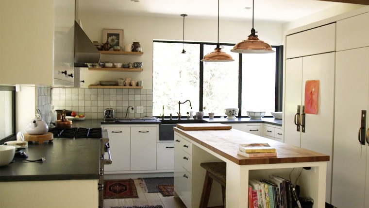 Alicia Silverstone's kitchen is functional, practical, and best of all, oversees a gorgeous mountain landscape.