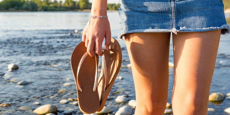 top women's flip flops