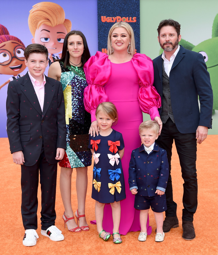 Kelly Clarkson and her family.