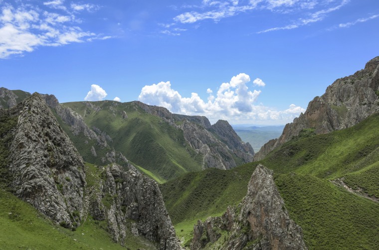 Jiangla Valley in the Gansu province of China. According to a report, a jawbone fragment found in the area is least 160,000 years old, and recovered proteins led scientists to conclude it came from a Denisovan, a relative of Neanderthals.