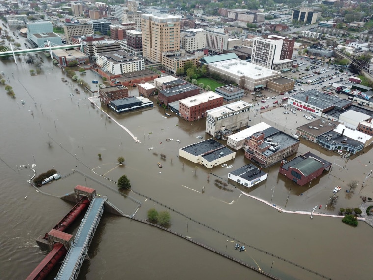 Image: Davenport Iowa Flooding