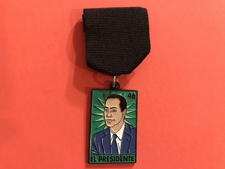 The Castro campaign sold medals featuring Juli?n Castro's image on a playing card for the Mexican bingo-like board game known as loter?a to help him secure a spot on the debate stage.