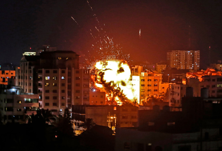 Image: Israeli airstike on Gaza City