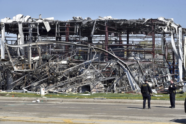 Image: Illinois plant nexplosion