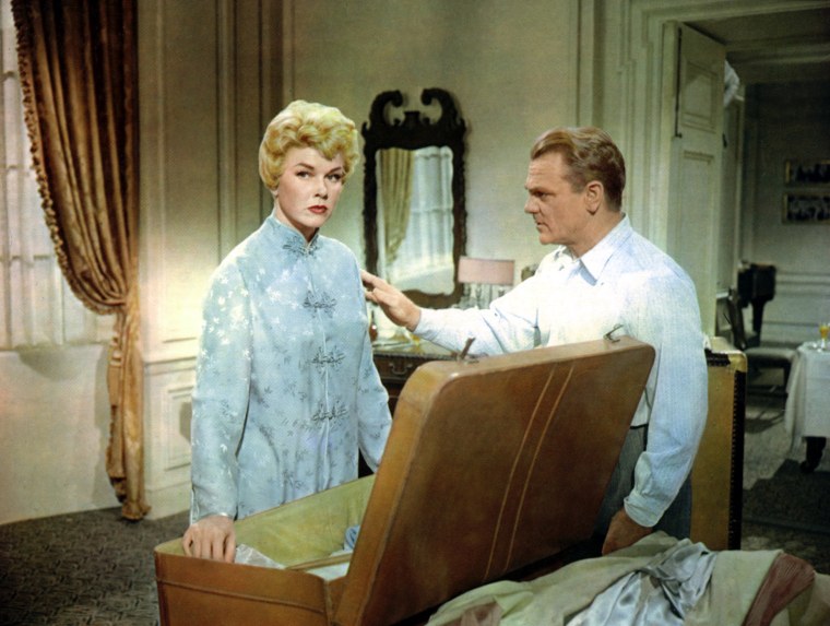 LOVE ME OR LEAVE ME, Doris Day, James Cagney, 1955, suitcase