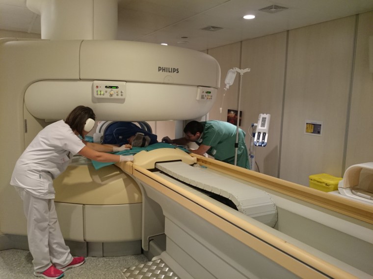 Image: Birth inside an MRI machine