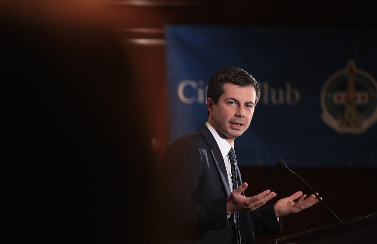 Democratic presidential candidate Pete Buttigieg speaks to the guests during a luncheon in Chicago