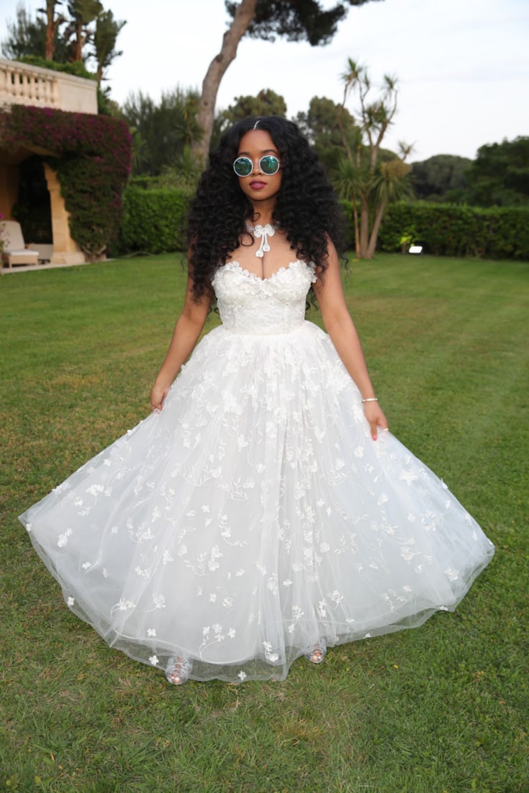 H.E.R. looked gorgeous in a white gown.
