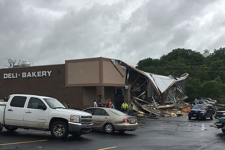 Image: Tornado damage