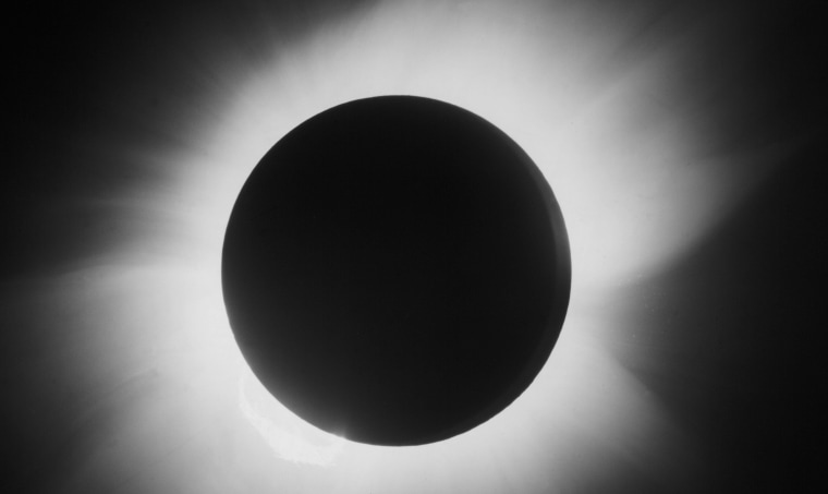 Image: Total solar eclipse, 29 May 1919.