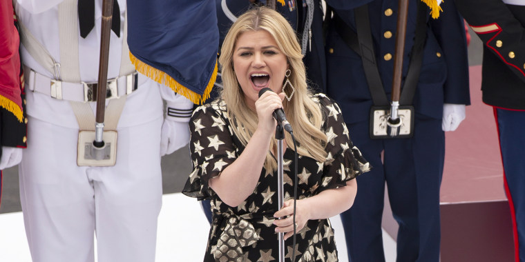 Kelly Clarkson at Indy 500