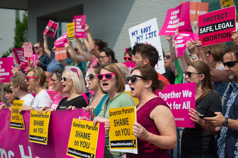 Image: Missouri's Only Abortion Clinic Could Close Tonight, State Refusing To Renew Its License