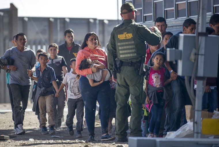 Image: ***BESTPIX*** Record Number Of Migrants Stream Across U.S. Border, Straining Resources