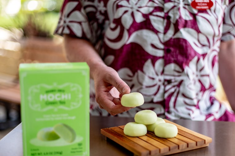 Indulge in some mess-free Mochi by the pool this summer.