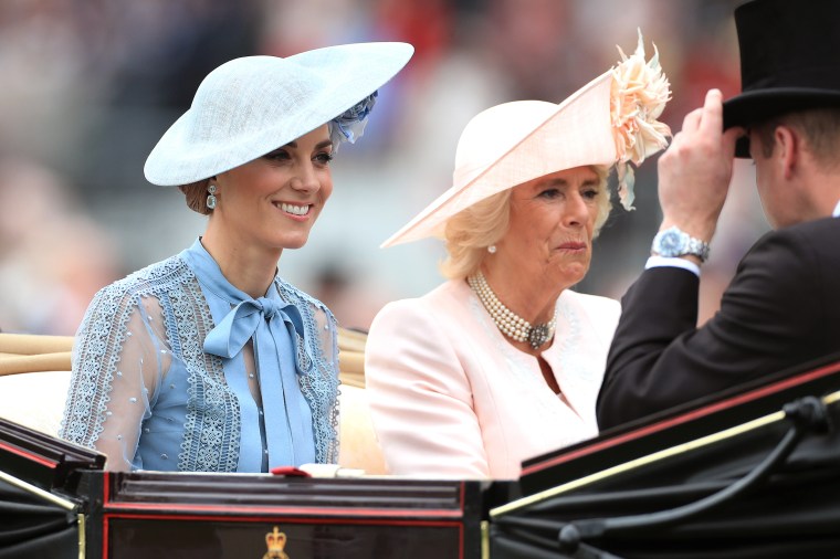 Kate Middleton wears blue Elie Saab dress to Royal Ascot