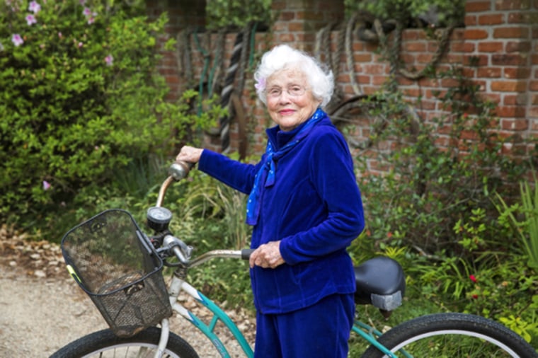 oldest American woman in track and field