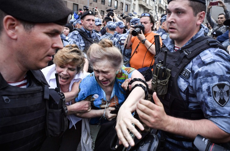 Image: TOPSHOT-RUSSIA-POLITICS-MEDIA-PROTEST