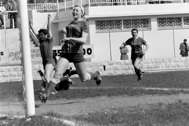 womens sportswear; womens soccer jerseys; 1950s fashion; soccer shorts; sports clothing; women sports clothes; womens football jersey