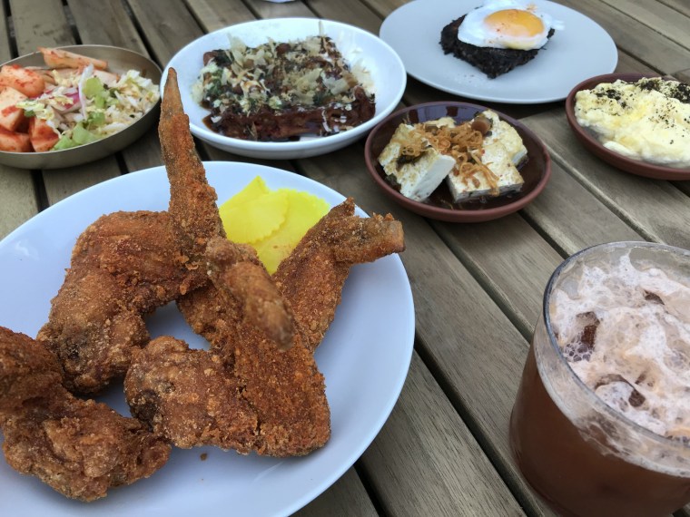 Fried chicken and fixings at Oregon's Han Oak