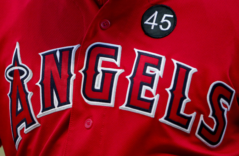 Moment of silence held before MLB game in memory of Angels pitcher