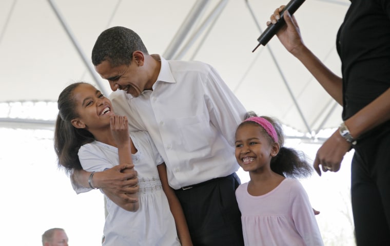 Image: Barack Obama, Malia Obama, Sasha Obama