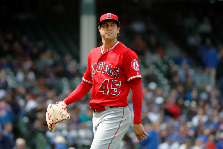 Tyler Skaggs' widow leads mourners at memorial service