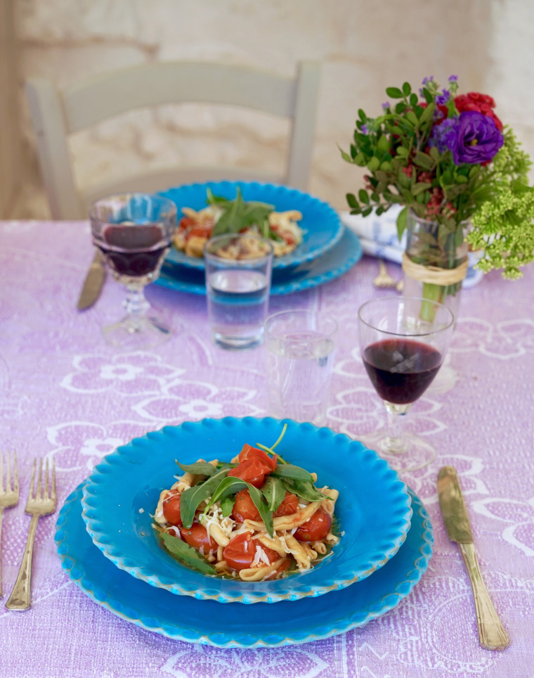 Pasta with Smashed Tomatoes and Arugula