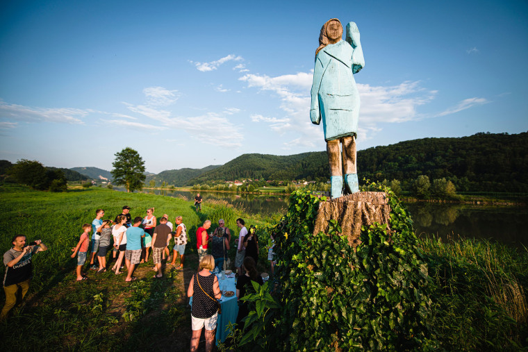 Image: TOPSHOT-SLOVENIA-US-TRUMP-SCULPTURE-OFFBEAT