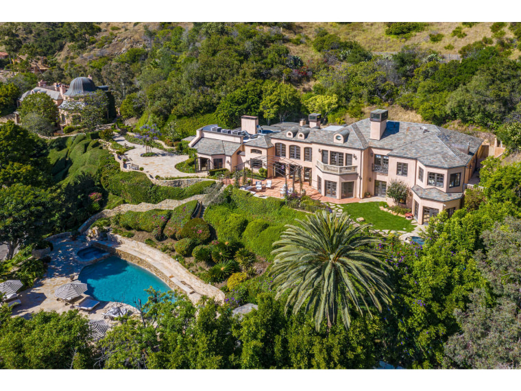 Kelsey and Camille Grammer's former Malibu house