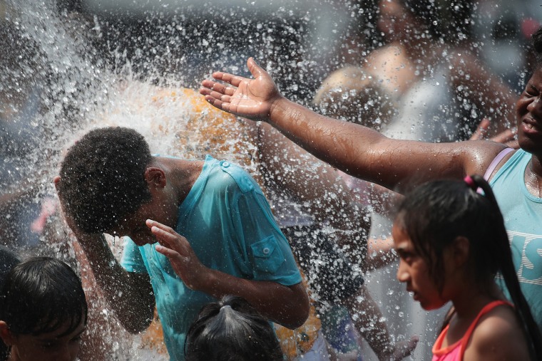 Image: Dangerous Heat Wave Grips Two-Thirds Of The Nation