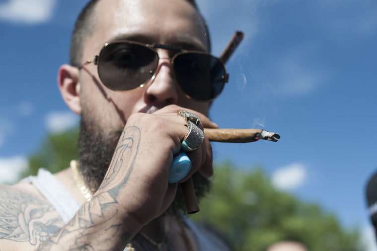 Image: Marijuana smokers in Colorado