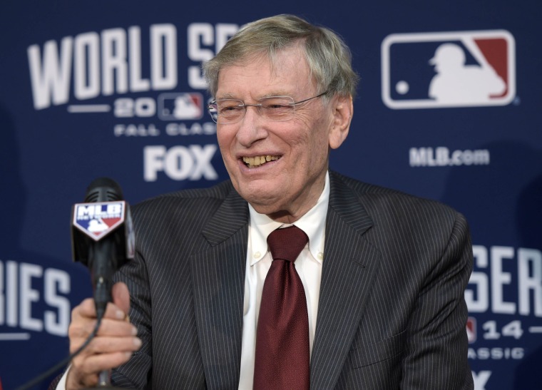 MLB, Selig Hit With Discrimination Lawsuit - CBS New York