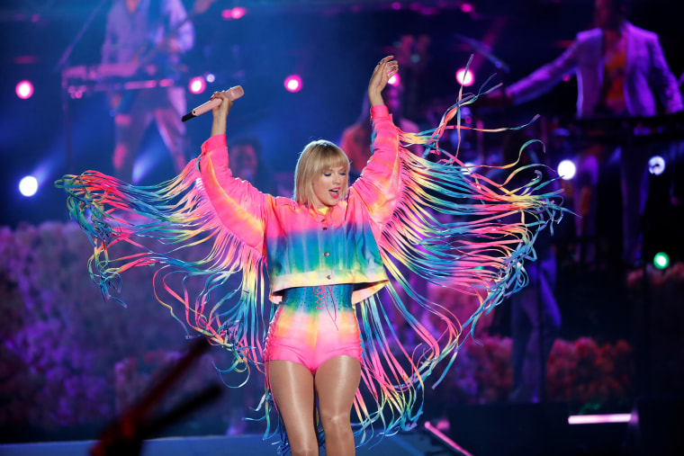 Taylor Swift performs at the iHeartRadio Wango Tango concert in Carson