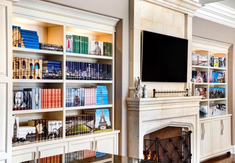 How to Organize Your Bookshelves, According to Interior Designers