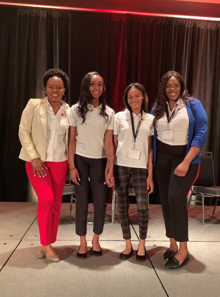 Dominque Jones (left), two mentees (middle), and Bree Anderson, Co-director and mentor (right).