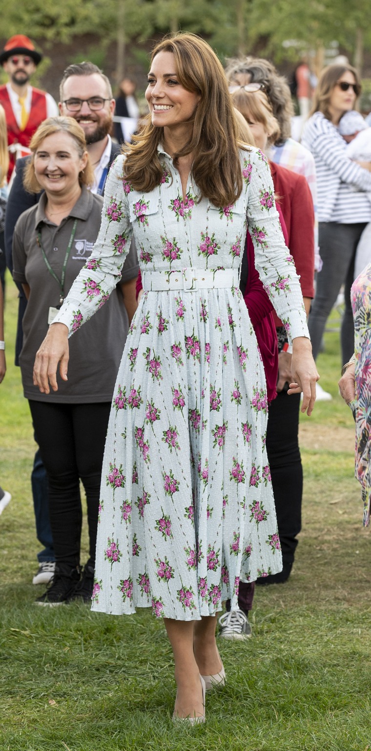 Kate Middleton Loves these Neutral Top Handle Bags - Dress Like A Duchess