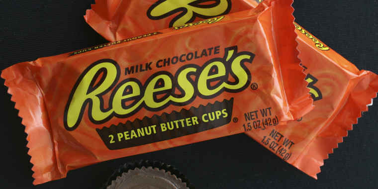 Reese's Milk Chocolate Peanut Butter Giant Candy, Bar 7.37 oz, 15 Pieces 