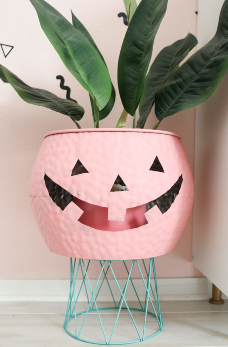 Pastel Halloween decor trends more than black and orange this fall