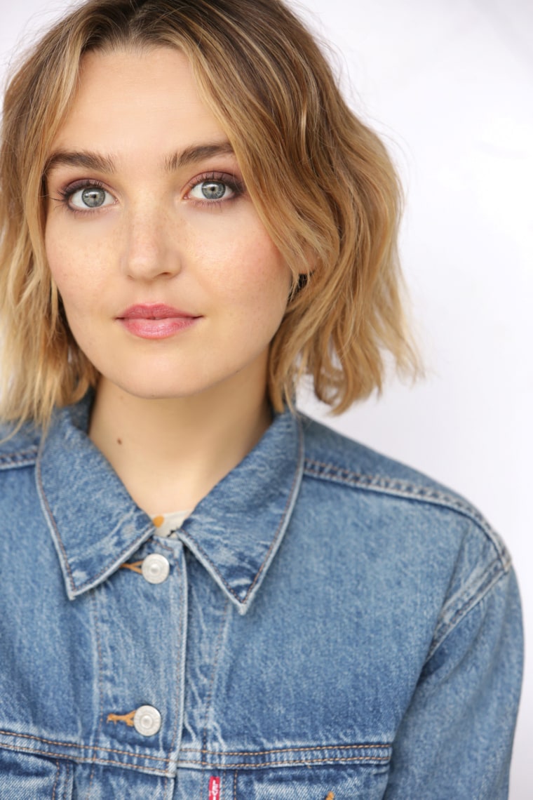 Chloe Fineman hopes to make "SNL" fans laugh this season.