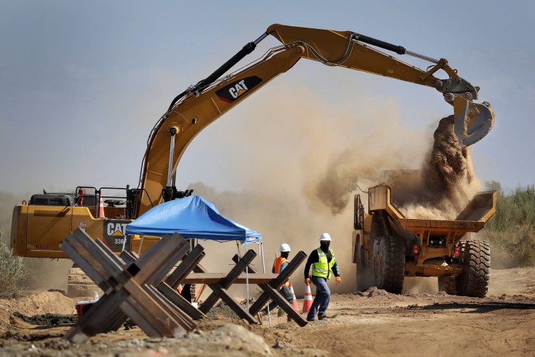 Image: Pentagon-Funded Border Wall Construction