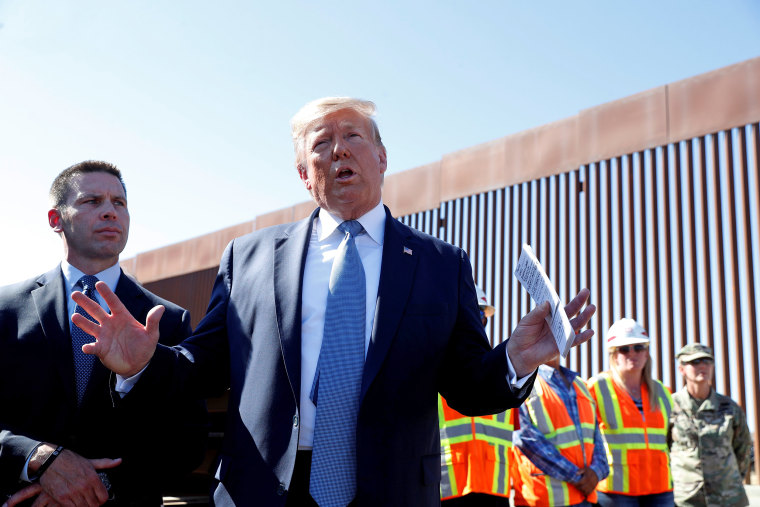 Image: U.S. President Trump visits a section of the U.S.-Mexico border wall in Otay Mesa