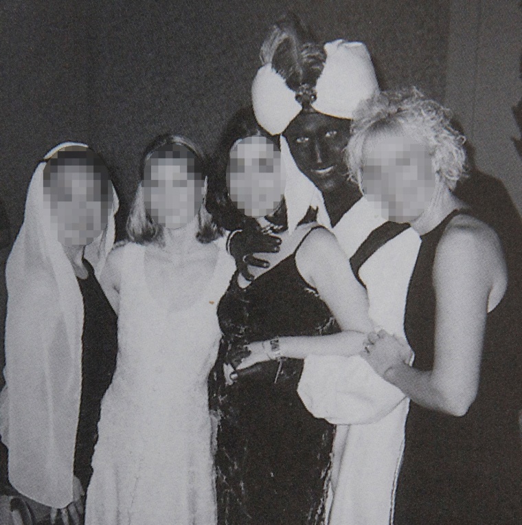 A 2001 photo shows that Canadian Prime Minister Justin Trudeau wore blackface as part of a costume.