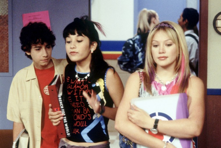 LIZZIE MCGUIRE, (from left): Adam Lamberg, Lalaine (aka Lalaine Vergara-Paras), Hilary Duff, (Season